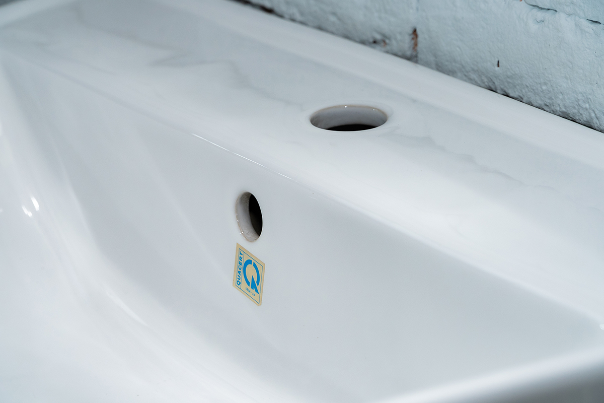 Chậu rửa lavabo treo tường INAX L-297V (L297V) (L-297VFC)
